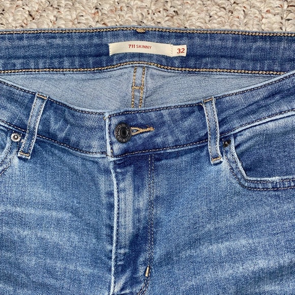 Levi’s 711 Skinny Jeans - Picture 2 of 4